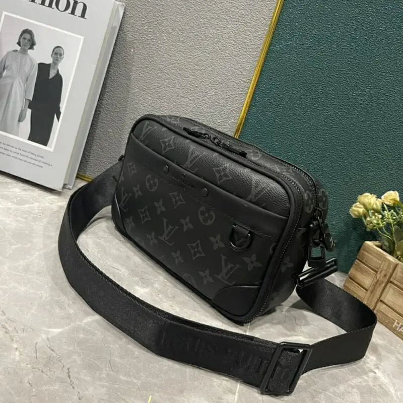 louis vuitton aaa homme mini sac a main s_12112311